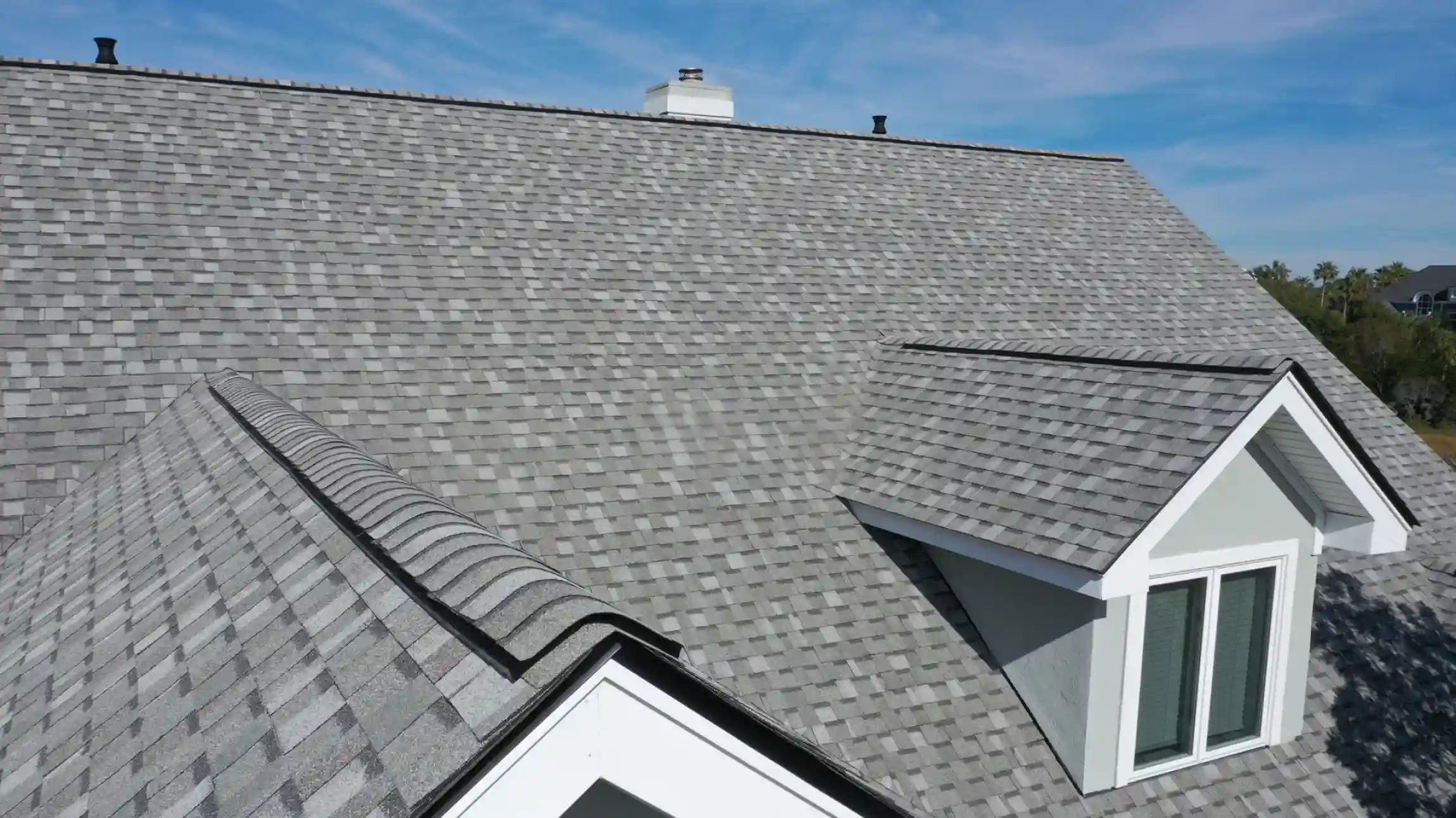 Homeowners learning about roofing scams in Houston