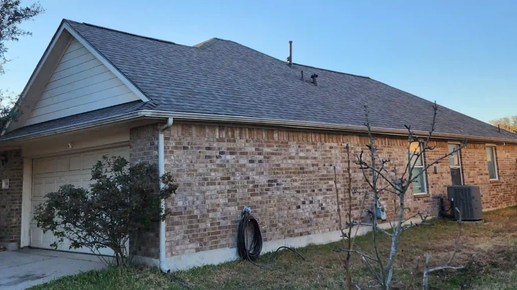 What Houston Homeowners Need to Know About Roof Warranties in 2024 1 Houston homeowners need to know about roof warranties 2024.